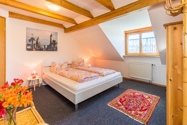 Ferienwohnung im DG: Dachgeschoss - Schlafzimmer. Haus Christine am Vogelsang, Ferienwohnungen in Lindau am Bodensee.